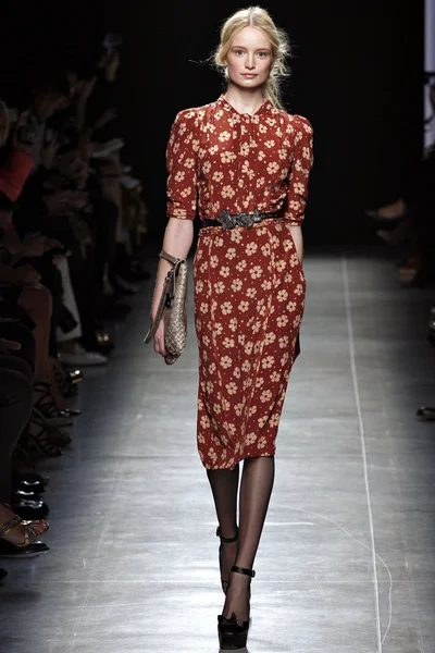 Look 1